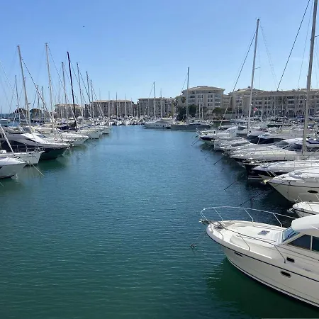 Confortable Appt 2 Pieces Avec Grande Terrasse, Clim, Garage, Proche Et Commerces - Fr-1-226a-165 Frejus
